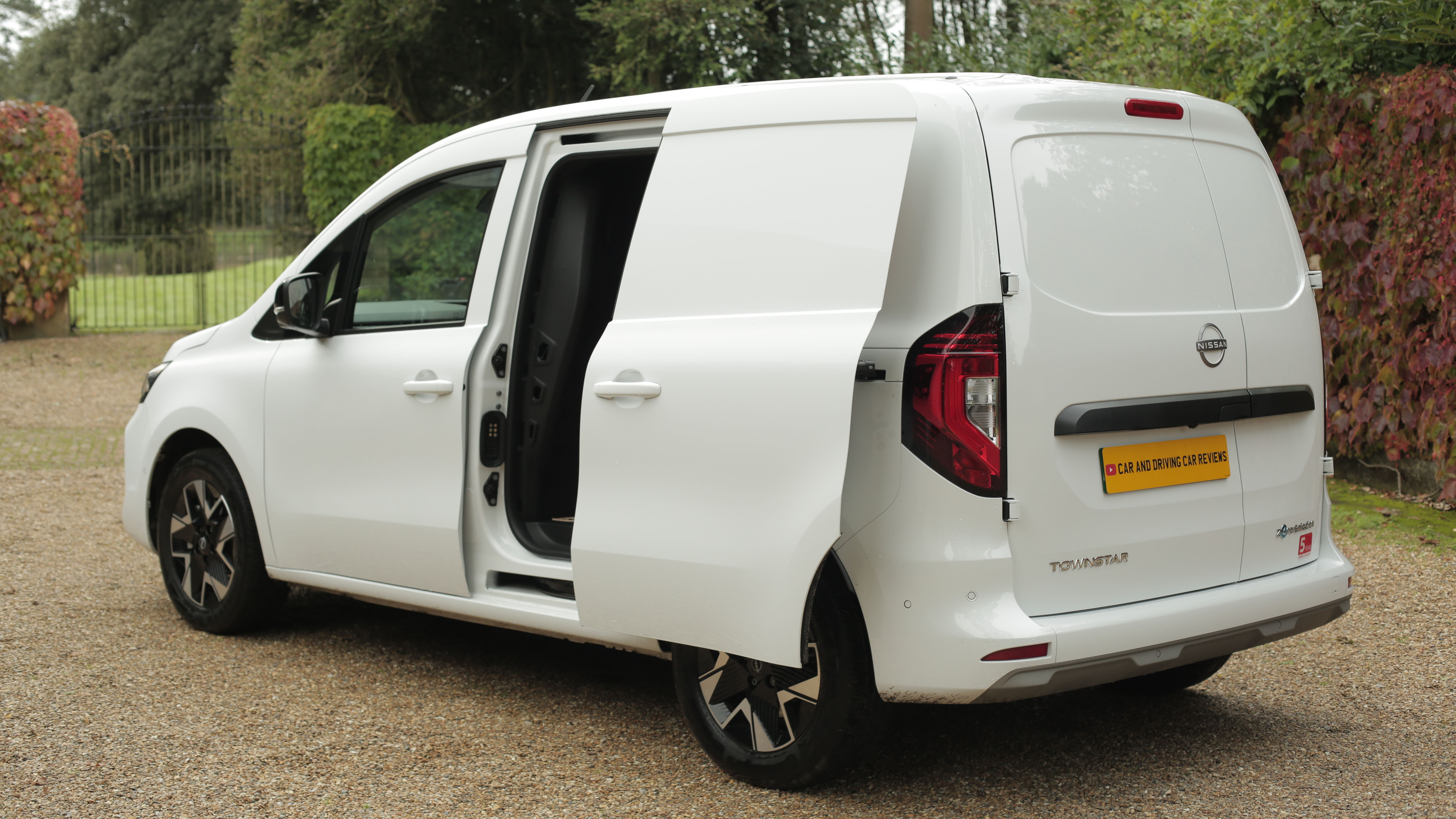 NISSAN TOWNSTAR L1 PETROL 1.3 Tekna Van Auto [Safety]